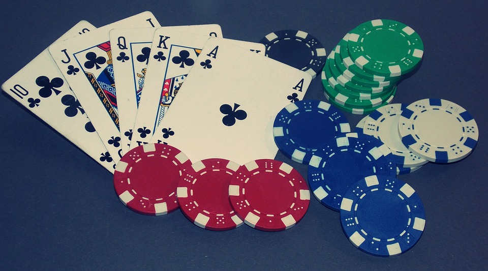 kort og pokerchips